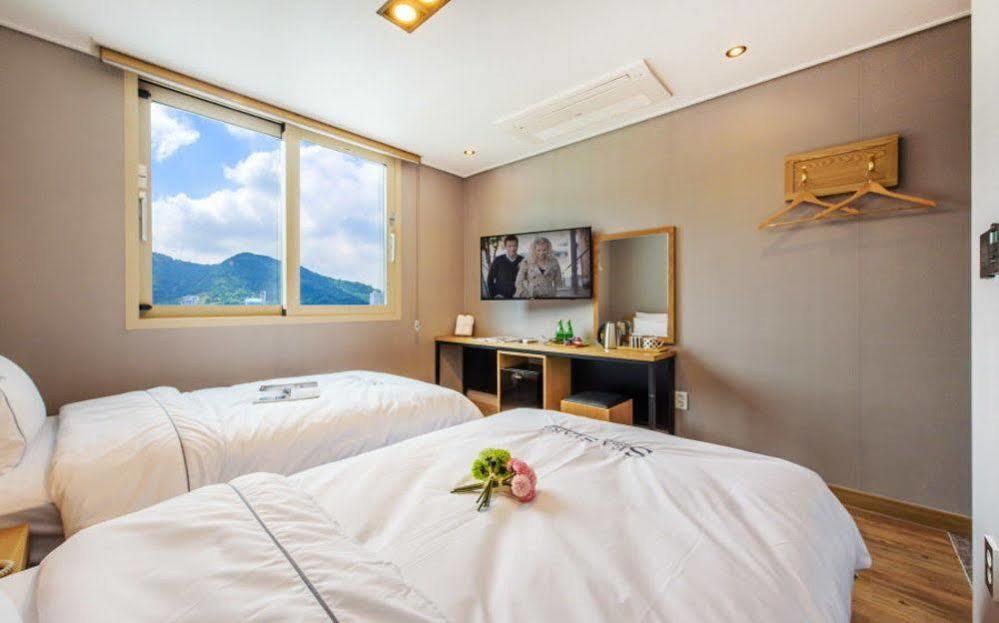 Sea Star Hostel Yeosu Exterior foto